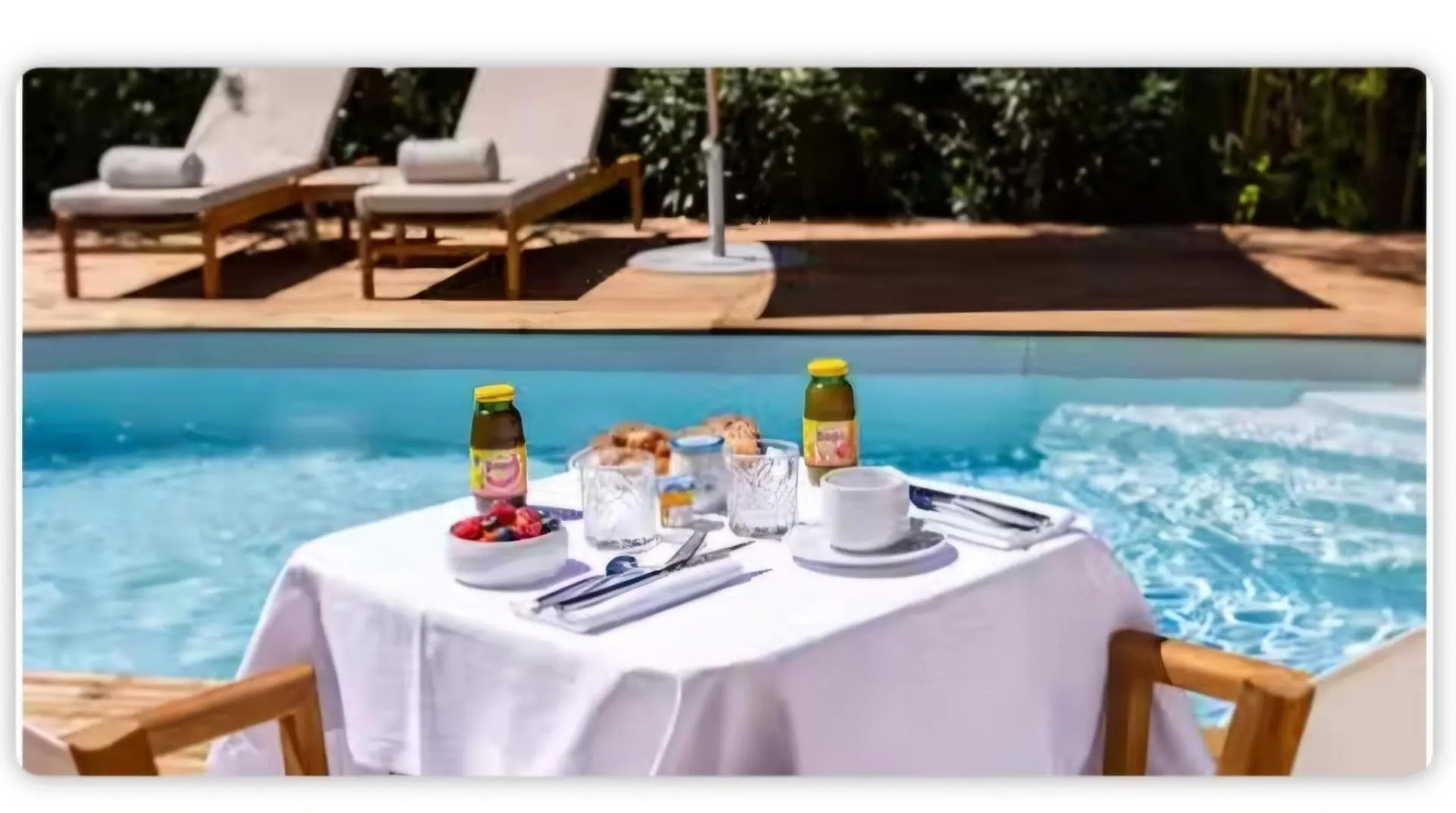 Le Clos De La Pinede Et Ses Superbes Chambres 300 E Par Chambre Saint Tropez Francie